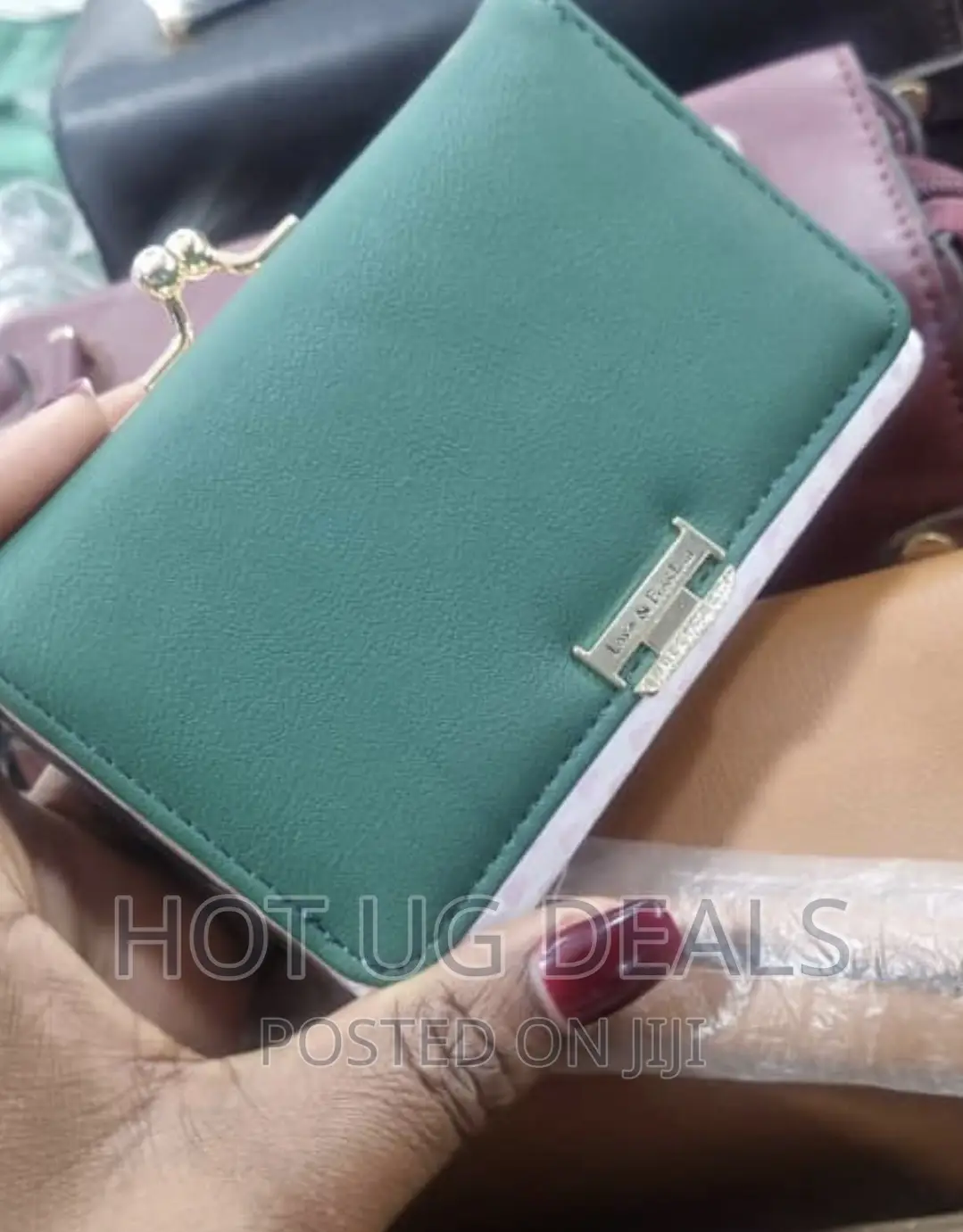 Trolley Multi Card Slot Short Zipper Ladies Wallet- Multi