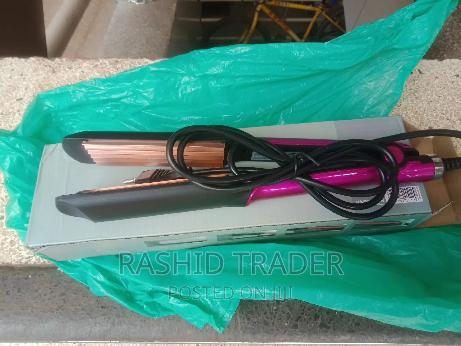 Hair Straightener in Stock