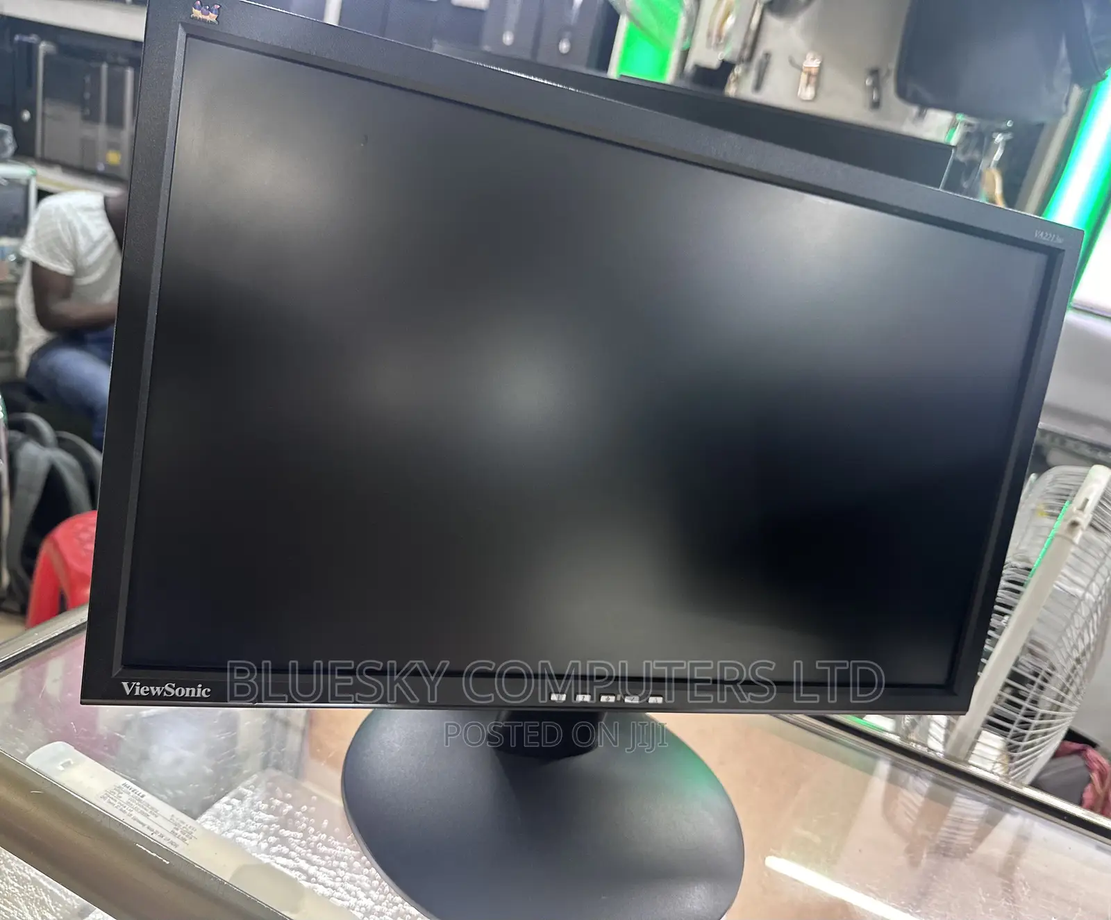 22 Inches LED. Monitor