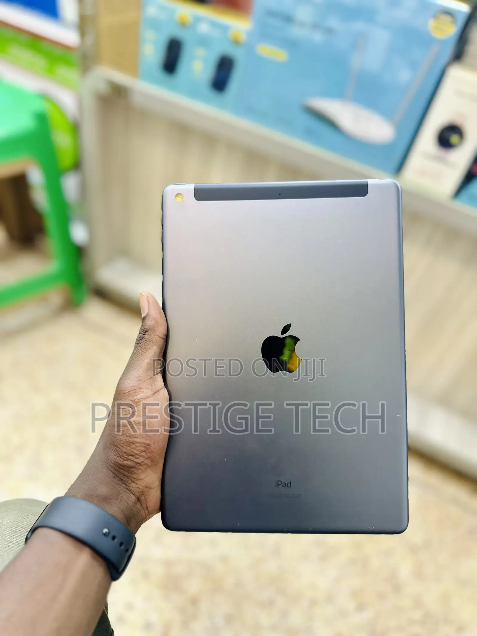 New Apple iPad 10.2 (2021) 64 GB Black