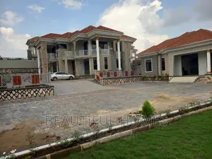 Furnished 6bdrm Duplex in Kira for sale