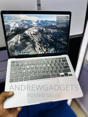Laptop Apple MacBook Pro 2020 8GB Intel Core i5 SSD 256GB
