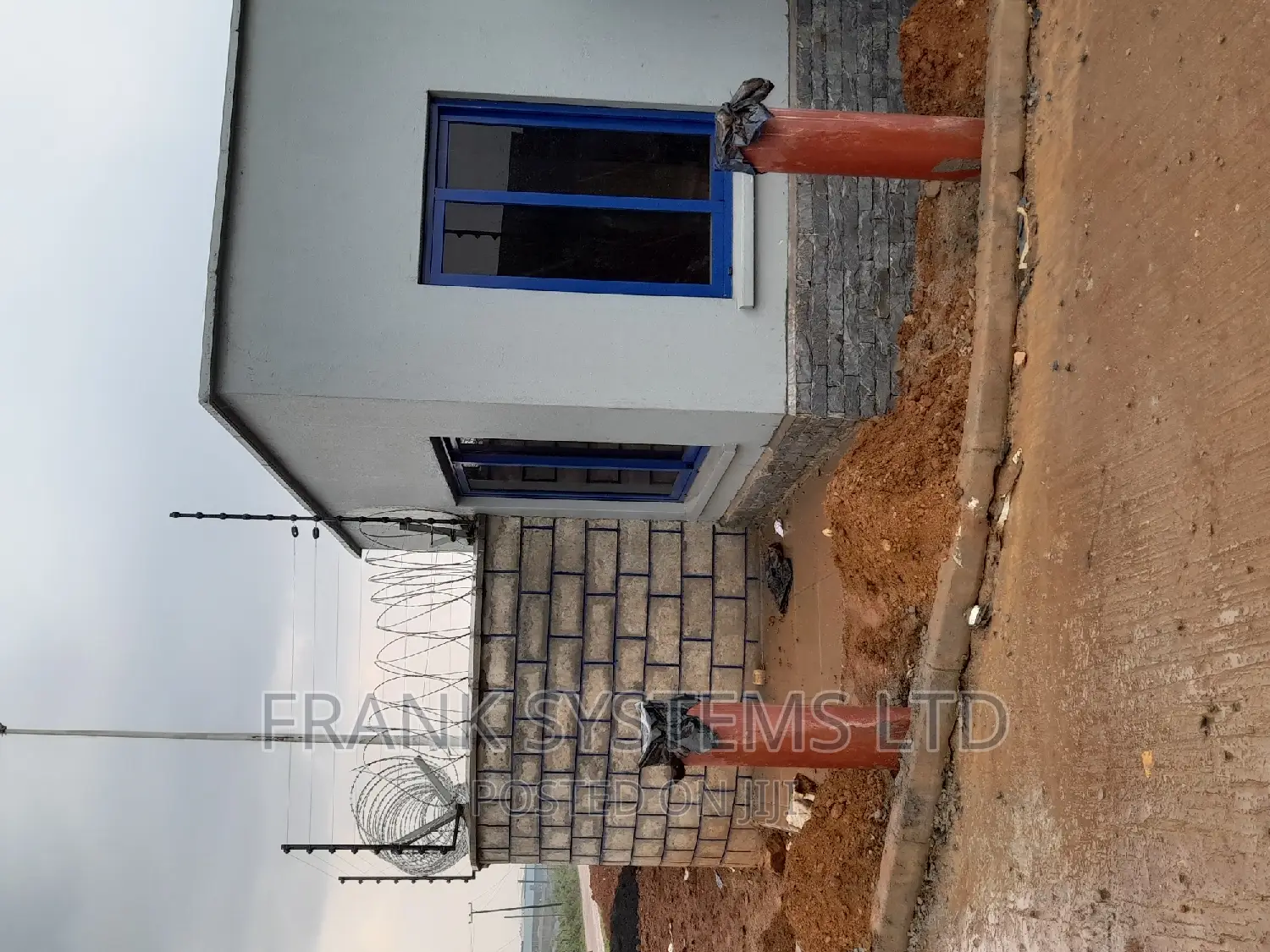 Electric Fence System With Razor Wire 6lines