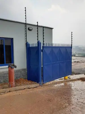 Electric Fence System With Razor Wire 6lines