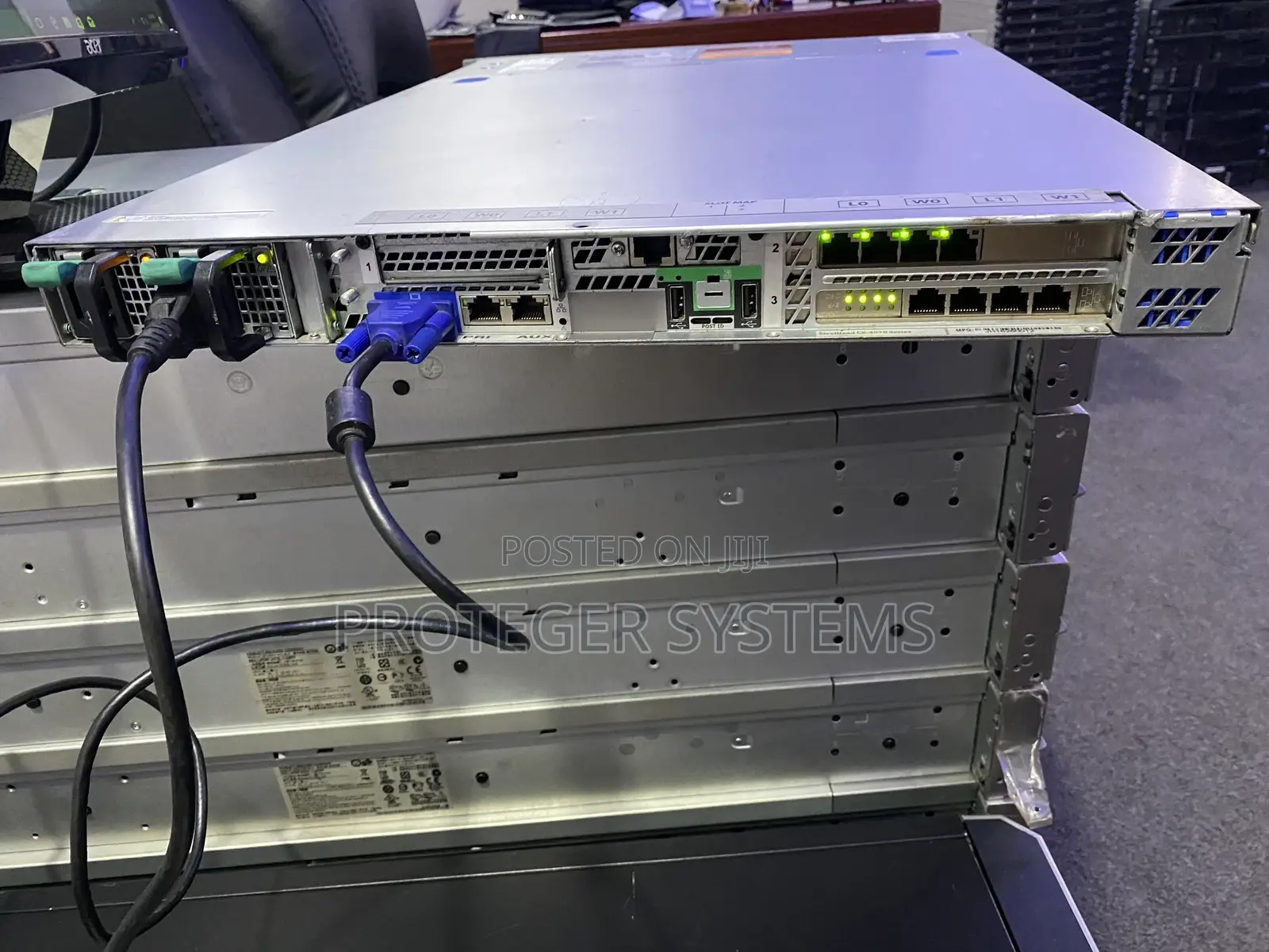 Server 12GB Intel Xeon HDD+SSD 1T