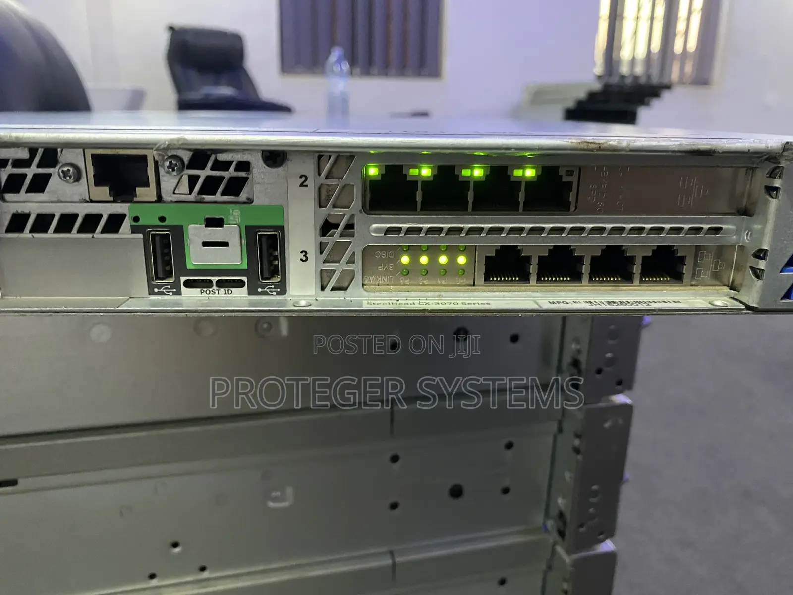 Server 12GB Intel Xeon HDD+SSD 1T