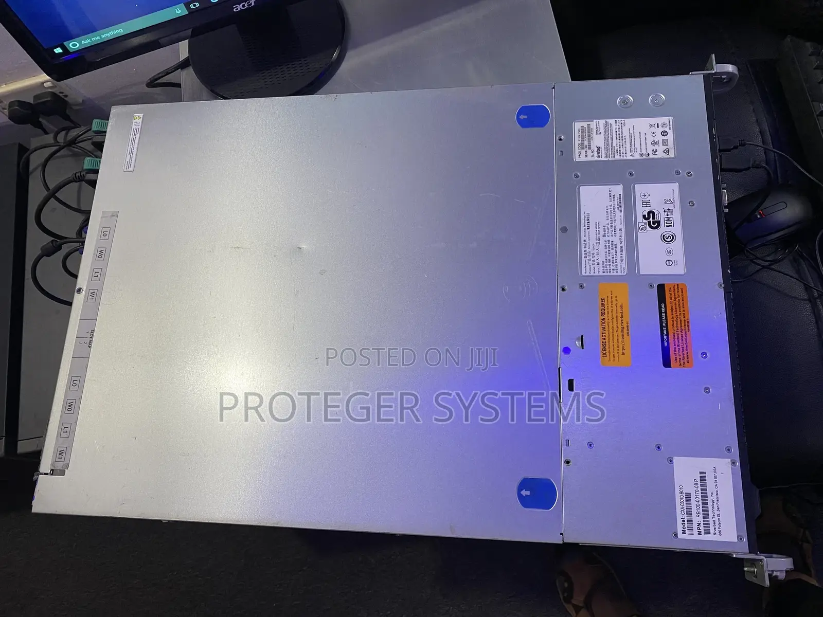 Server 12GB Intel Xeon HDD+SSD 1T