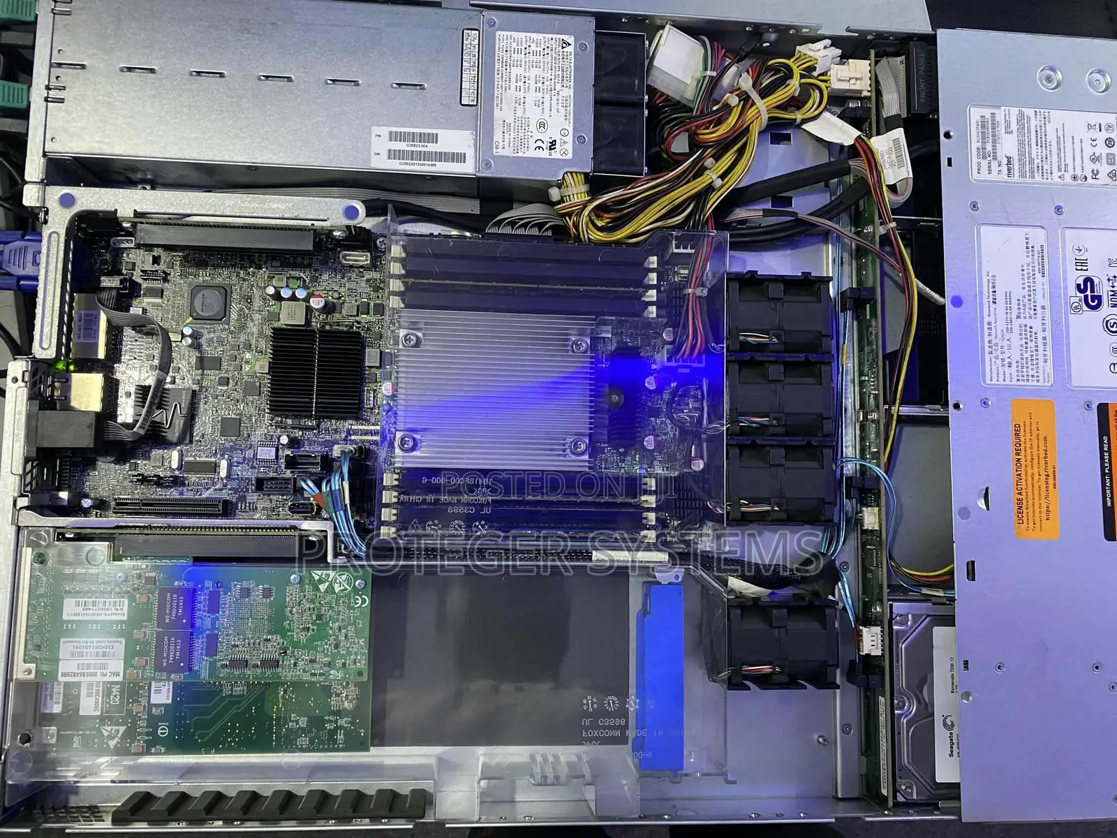 Server 12GB Intel Xeon HDD+SSD 1T