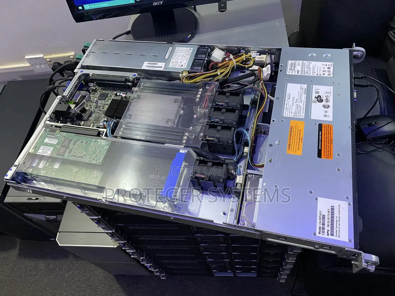 Server 12GB Intel Xeon HDD+SSD 1T