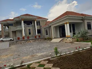 Furnished 6bdrm Duplex in Kira Mamerito Lane for sale