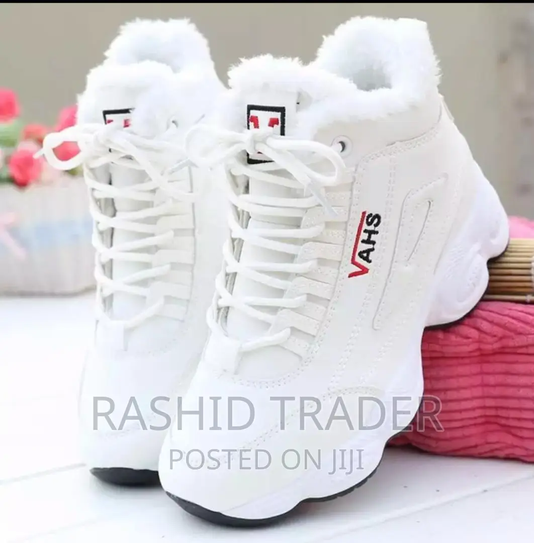 AHS Women's Sneakers