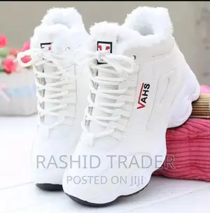 AHS Women's Sneakers