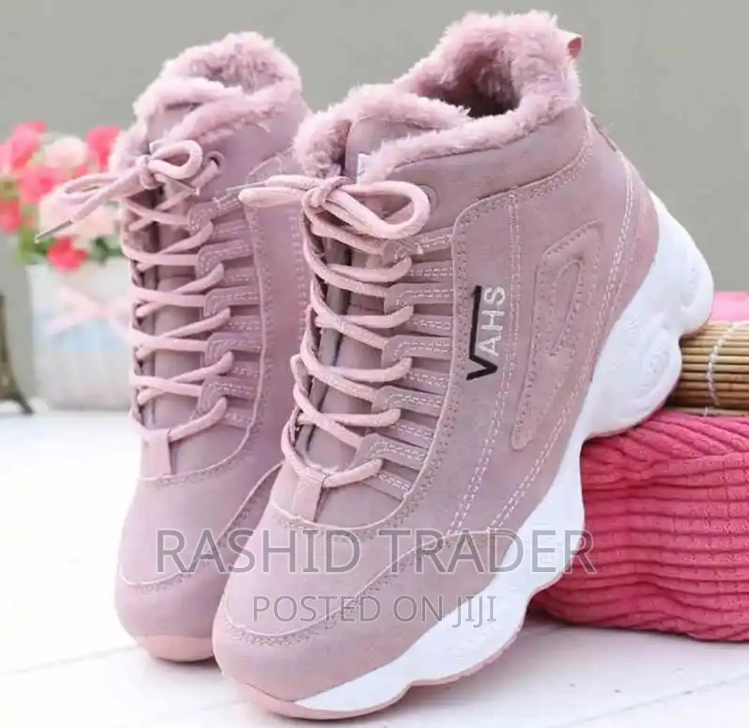 AHS Women's Sneakers