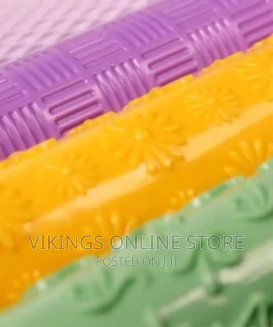 One Embossed Rolling Pin Non Stick