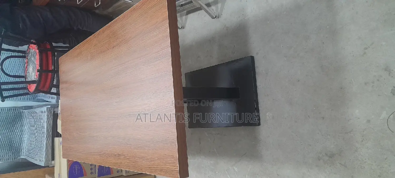 A Potable Executive Table