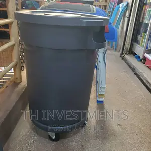 Outdoor 80L Waste Bin With Trolley.