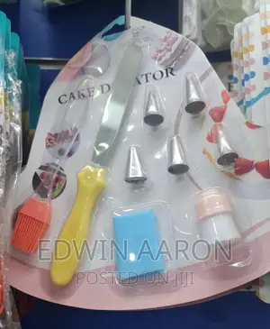 Cake Decorating Set