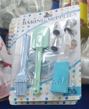 Cake Decorating Set