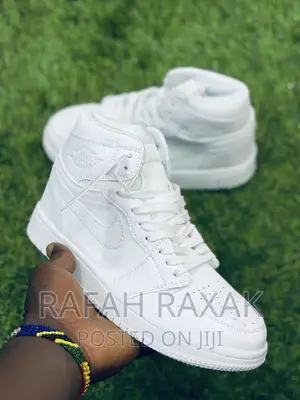Original Unisex White Airjordan 1 Sneaker
