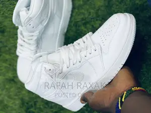Original Unisex White Airjordan 1 Sneaker
