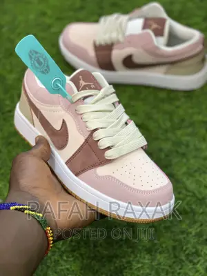 Classic Unisex Air Jordan 1 Low