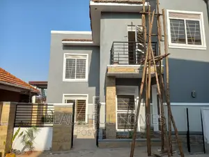 Furnished 4bdrm Duplex in Kira Tarmack, Central Division for sale