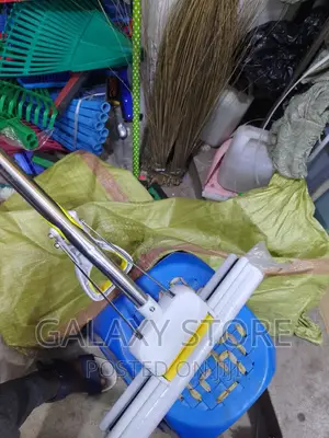 Self Squeeze Mop With Super Absorbent Sponge Head