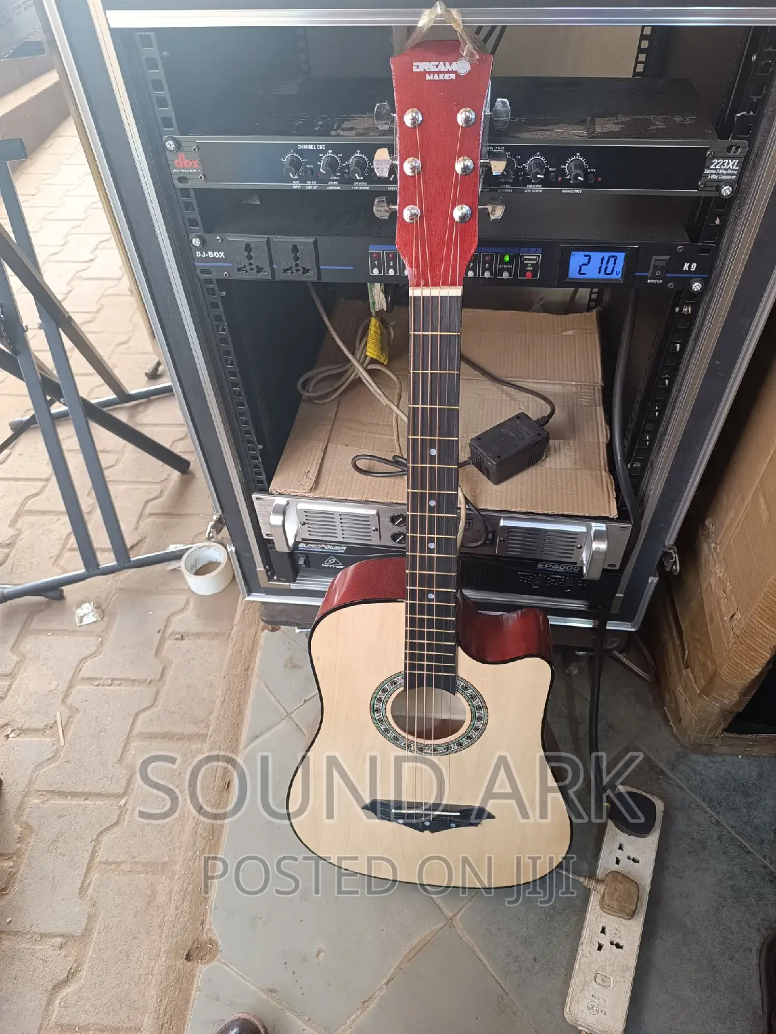 Acoustic Guitar Non Amplified