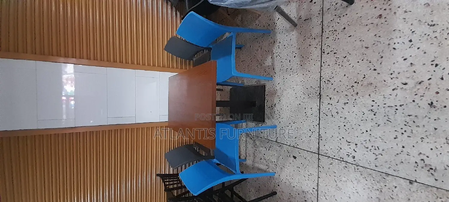 An Executive Restaurant Dining Table