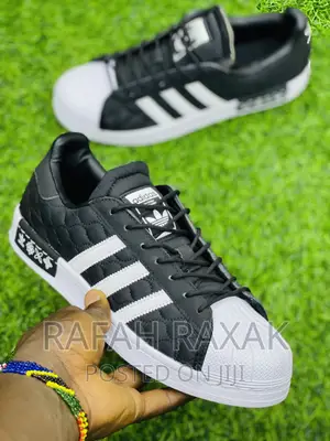 Original Classic Adidas Sneakers