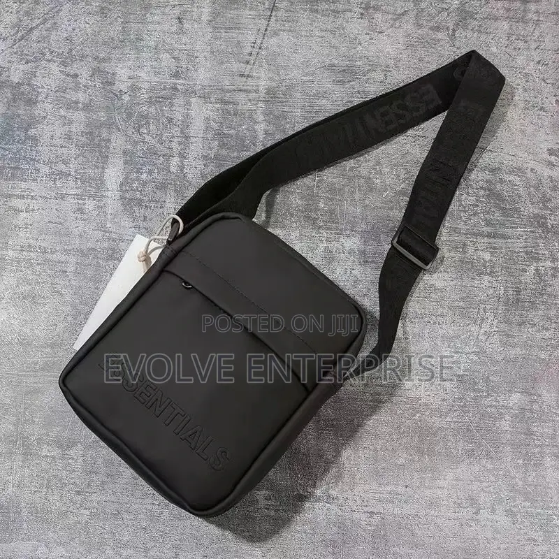 ESSENTIALS Men's Messenger Bag