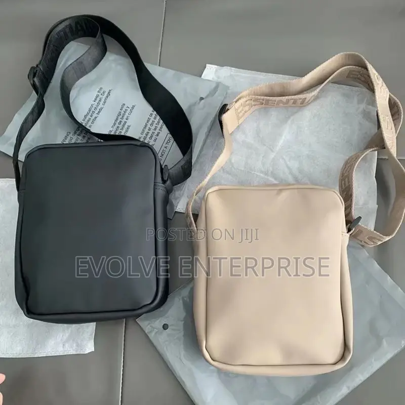 ESSENTIALS Men's Messenger Bag