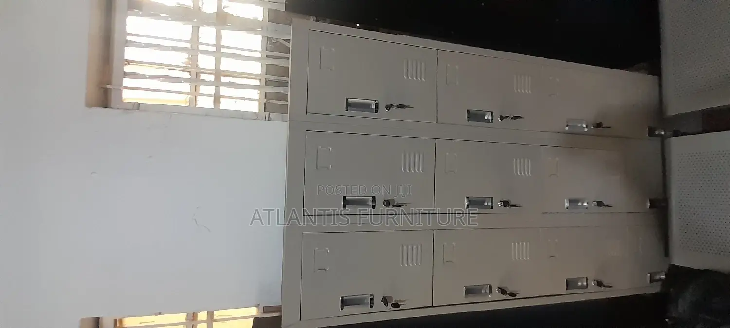 Locker(18 Shelves)