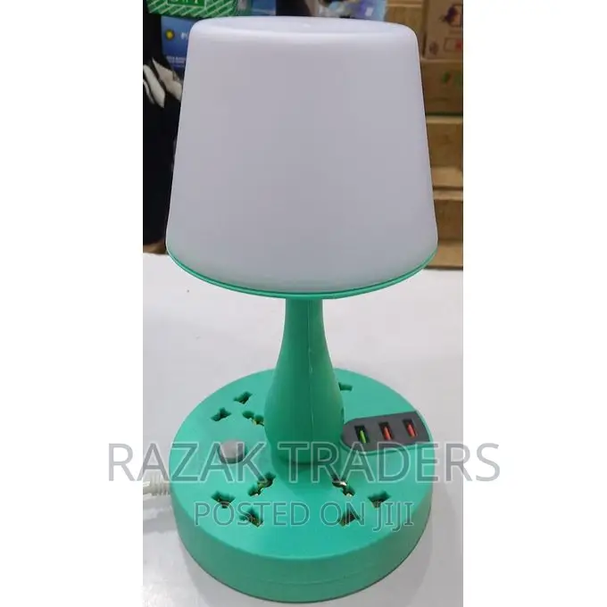 Smart Lamp Socket With 4 Sockets 3 Usb Slots and a Lamp