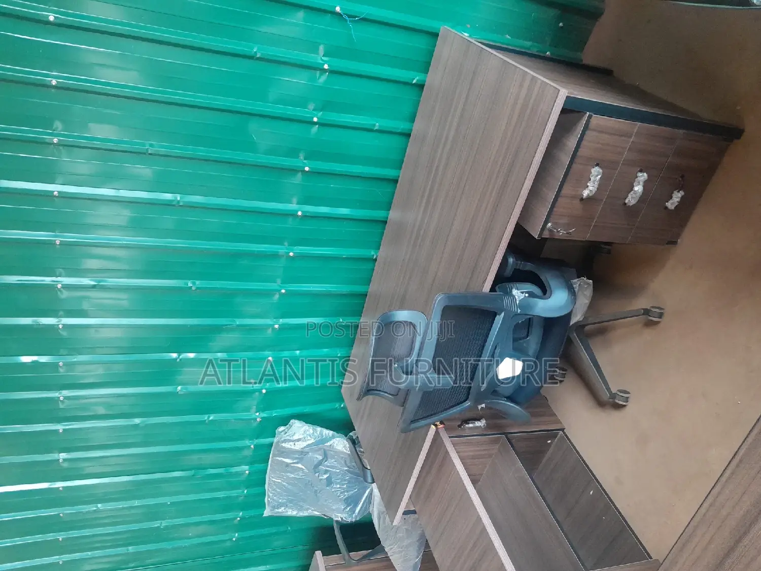 Executive Desk (1.80meter)With 2 Movable Drower
