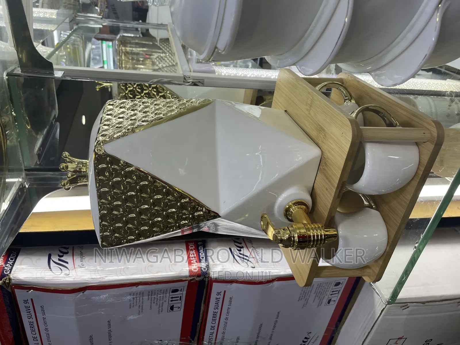 4.0L Teapot With 4cups Inclusive