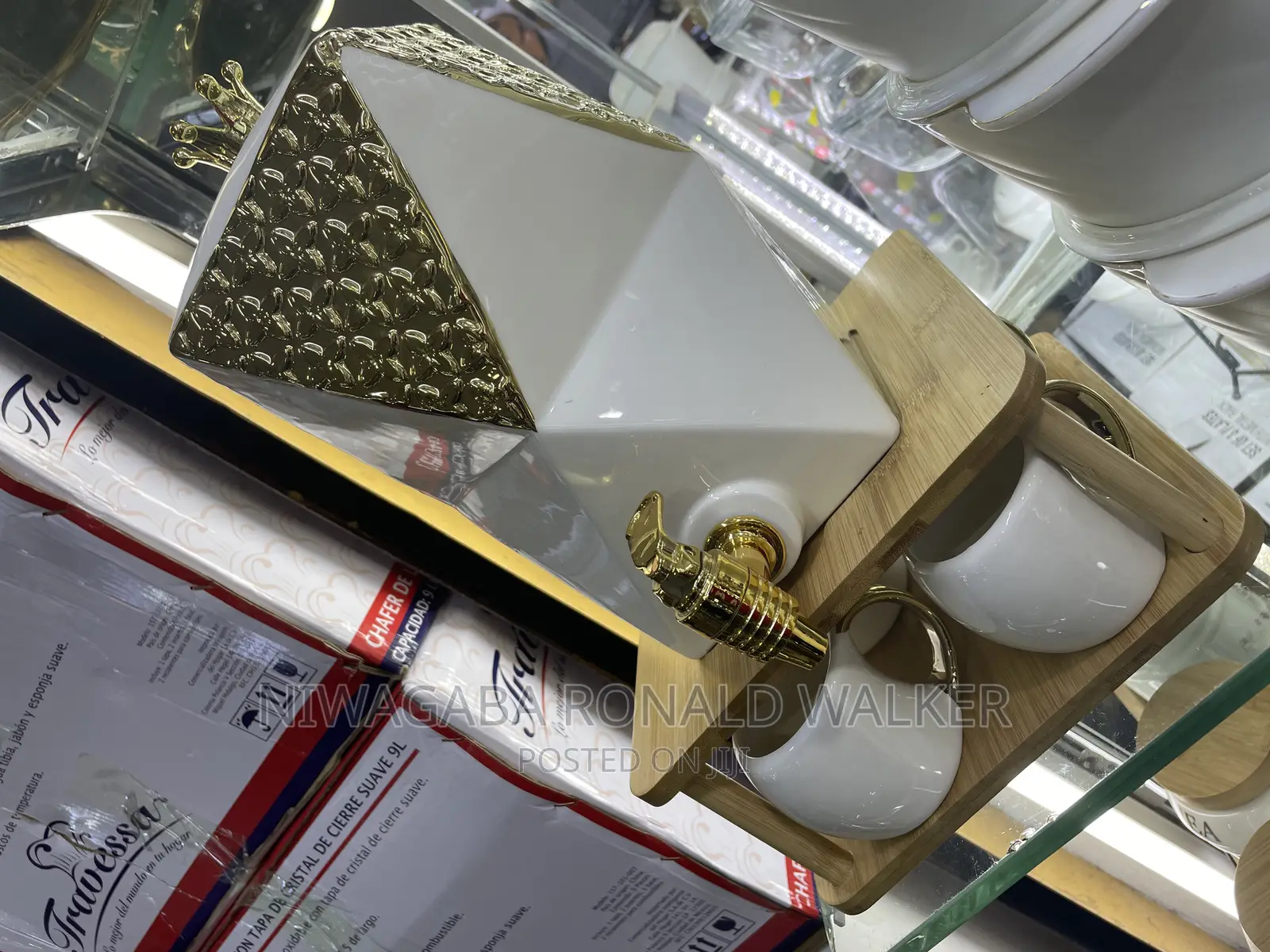 4.0L Teapot With 4cups Inclusive