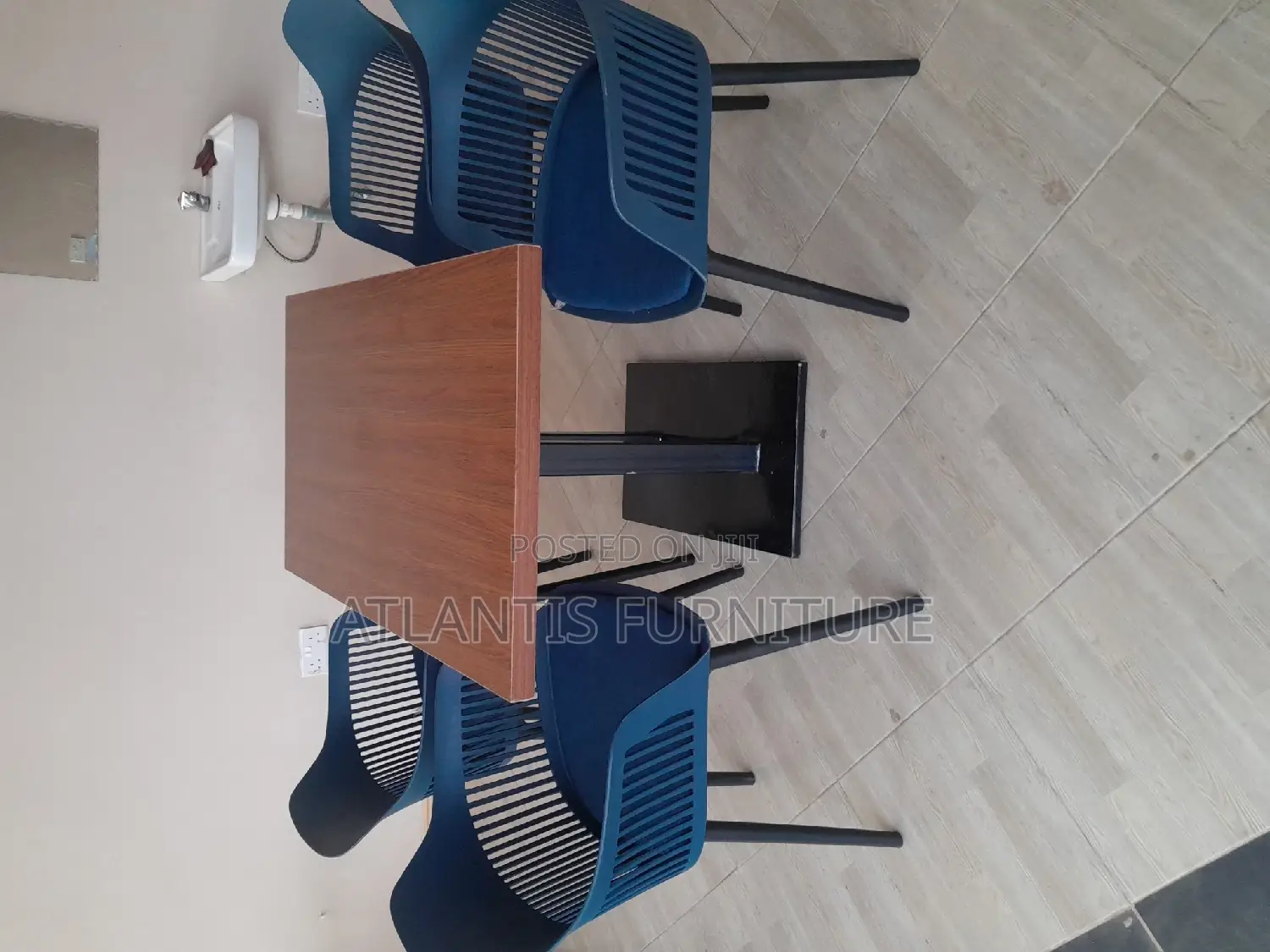 Executive Restaurant Table With Chairs.