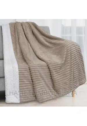 Woolen Soft Duvet / Blanket + Two Pillow Cases and 1bedsheet