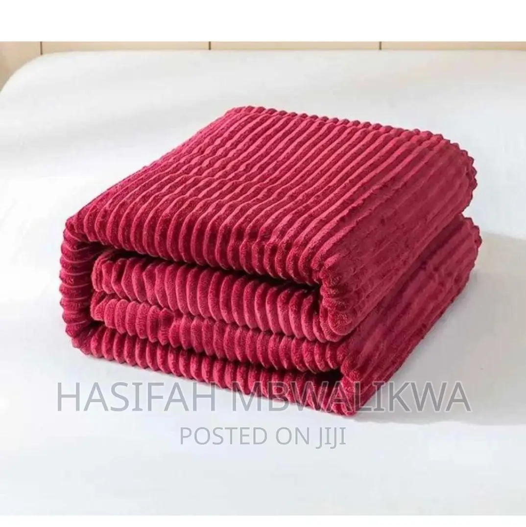 Woolen Soft Duvet / Blanket + Two Pillow Cases and 1bedsheet