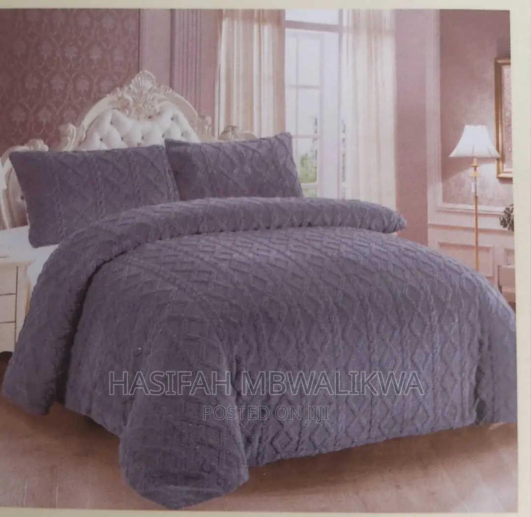 Woolen Soft Duvet / Blanket + Two Pillow Cases and 1bedsheet