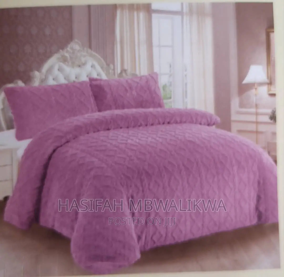 Woolen Soft Duvet / Blanket + Two Pillow Cases and 1bedsheet