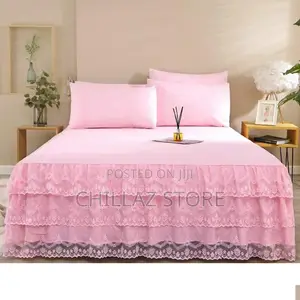Luxurious Bed Liner With 2 Pillows.