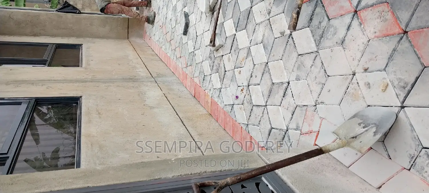 X 5 Proffetional Installer for Pavers at 7000 Persqm