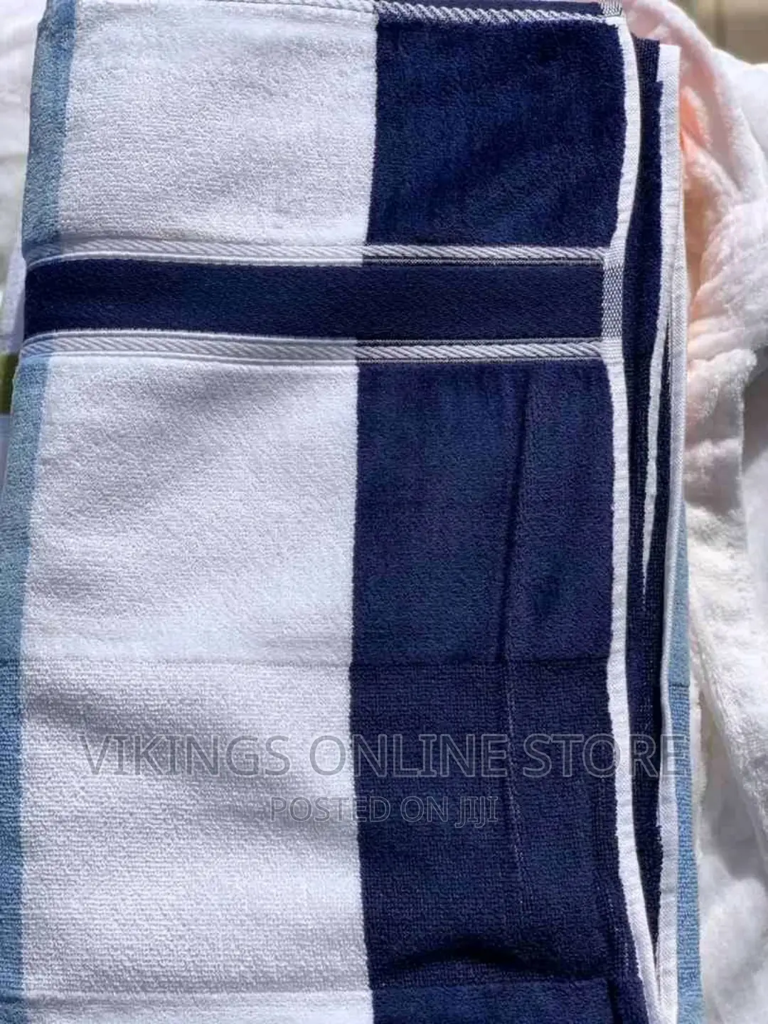 High Quality Towel- Multicolored