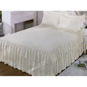 Quilted Wavy Cotton Bedliner With 2 Pillow Covers – Cream