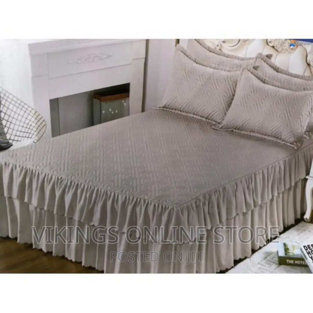Quilted Wavy Cotton Bedliner With 2 Pillow Covers – Brown