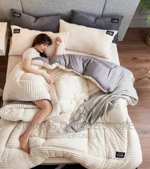 6*6 Luxury Coral Velvet Duvet Set With Two Pillowcases Cream
