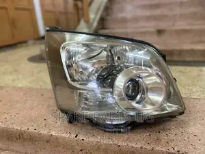 Toyota Noah 2007 - 2009 Headlight