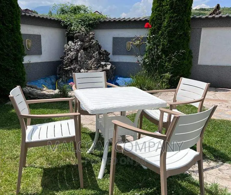 Plastic Chairs and Table for Restaurants, Gardens, Bars